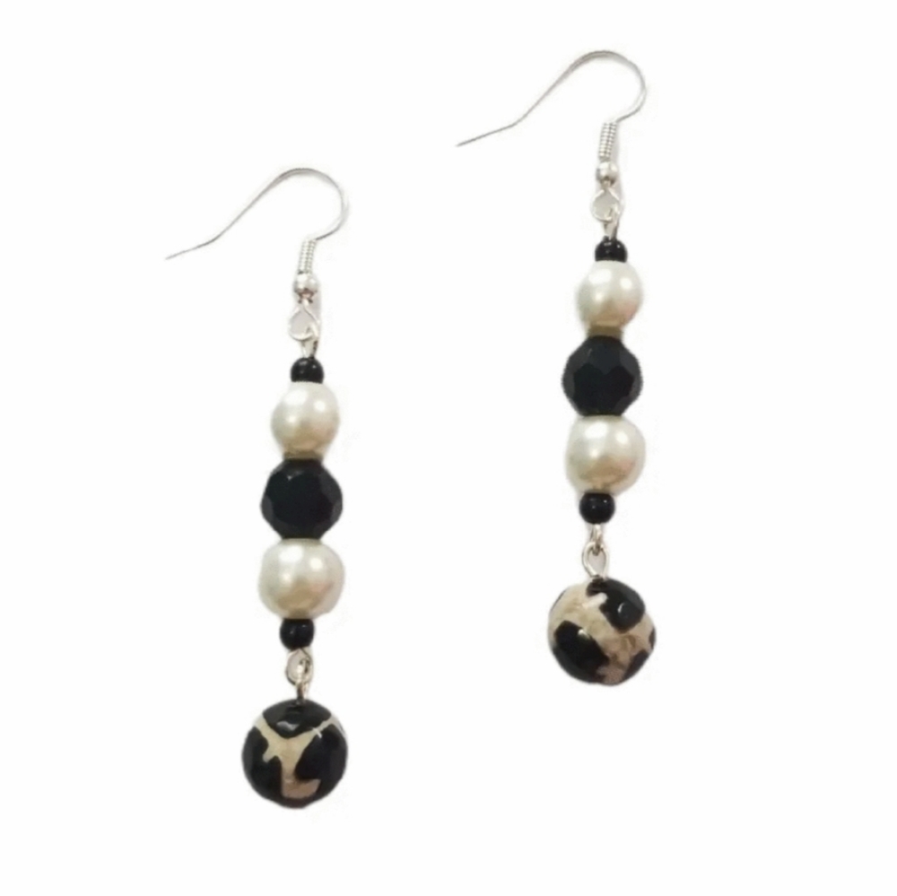 Agate and Crystal Pearls Earrings ( Brand new)